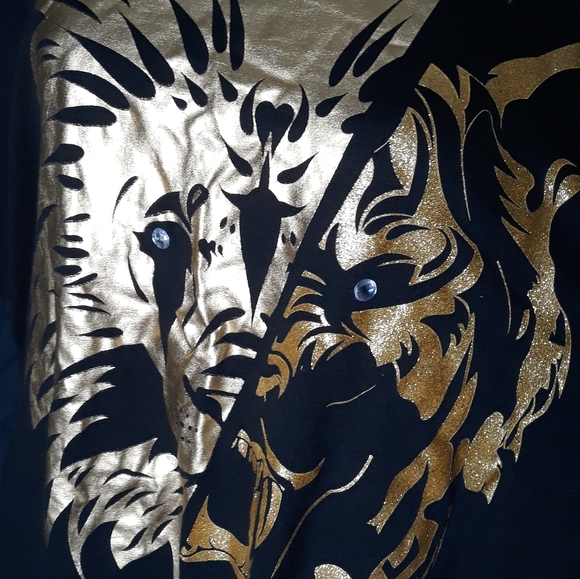 Shirt - Picture 2 of 3